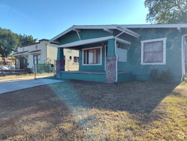 Building Photo - 4210 Highland Ave