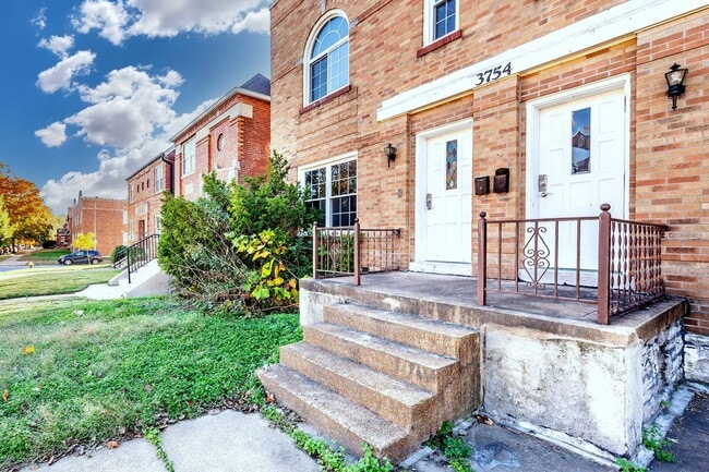 Building Photo - 3754 Dunnica Ave