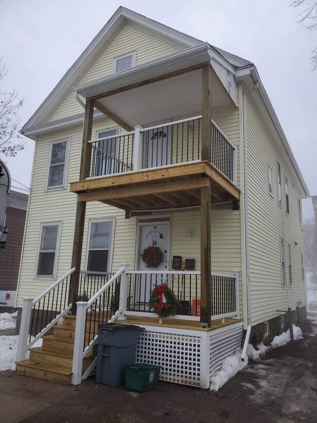 Building Photo - 14 Bardwell St