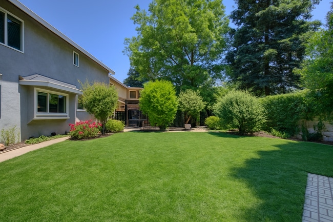 Building Photo - 4404 Bluff Creek Dr