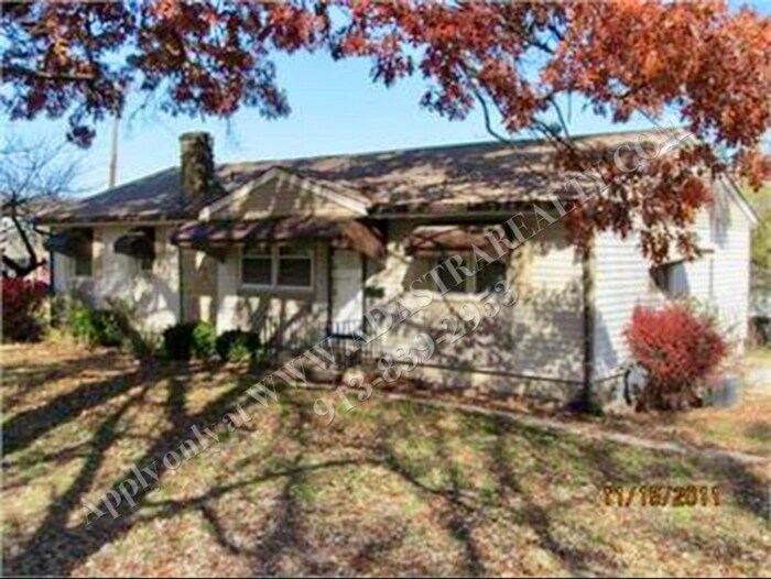 Primary Photo - Updated 4 Bed 1 Bath Home in Raytown-Avail...