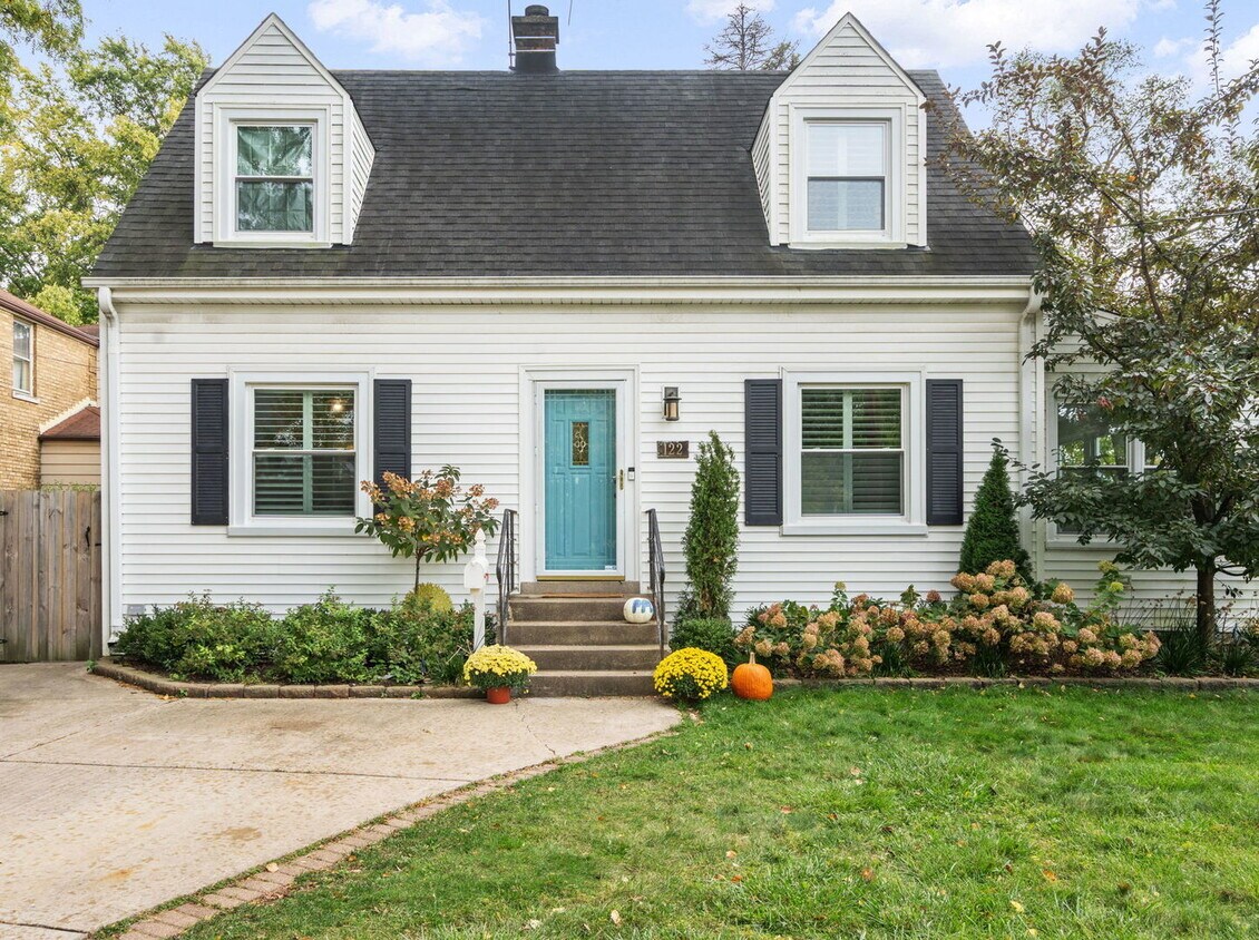 Foto principal - 122 E Crescent Ave