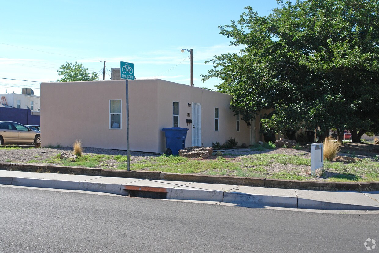 Primary Photo - 342-350 Estancia Dr NW