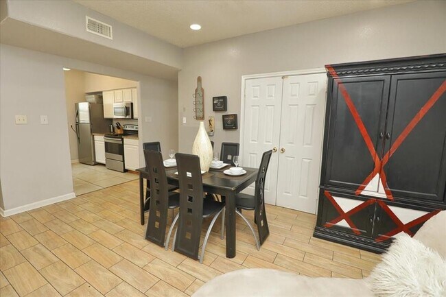 Foto del edificio - 13117 Vickery St