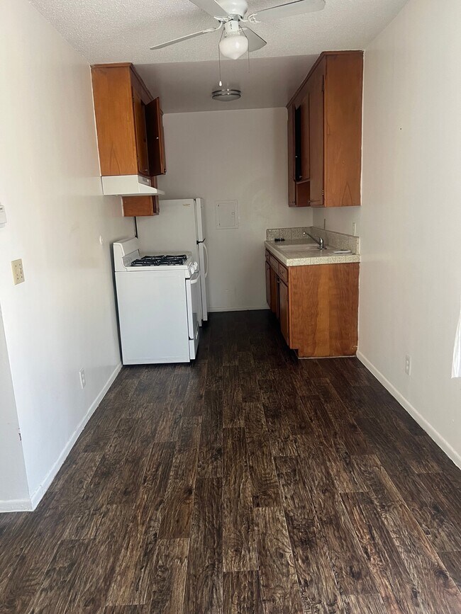 Foto del edificio - 3755 Vinton Ave