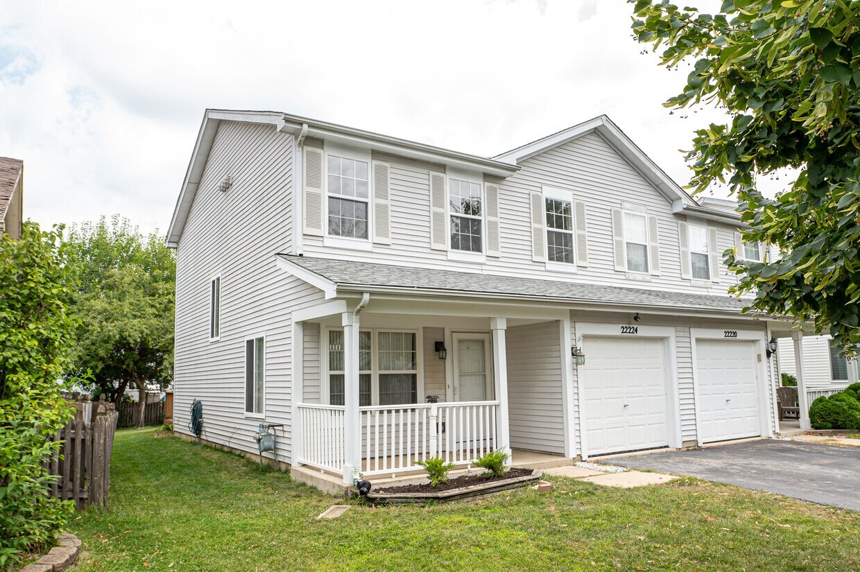 22224 W Niagara Ct, Plainfield, IL 60544 Condo for Rent in Plainfield