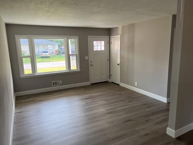Building Photo - 4016 Quiet Way