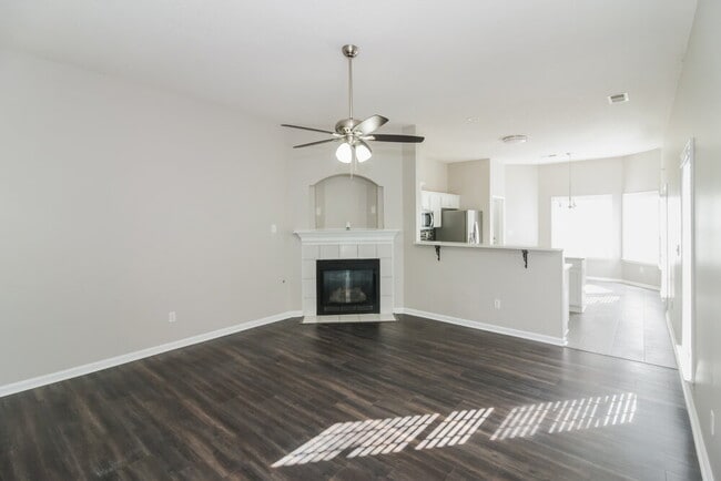 Building Photo - 6799 Showboat Ln