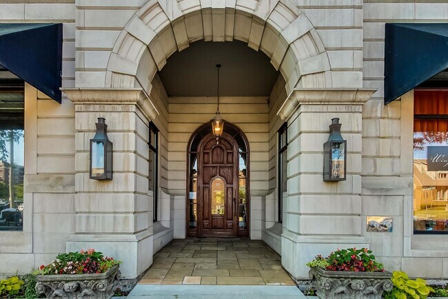 Foto del edificio - 151 W Wing St