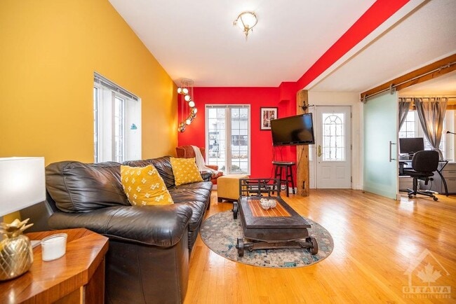 Building Photo - 181 Clare St