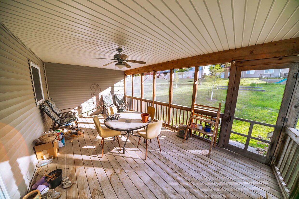 Primary Photo - 868 McCollister Ct