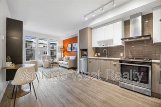 Building Photo - 1775 Chapman Pl
