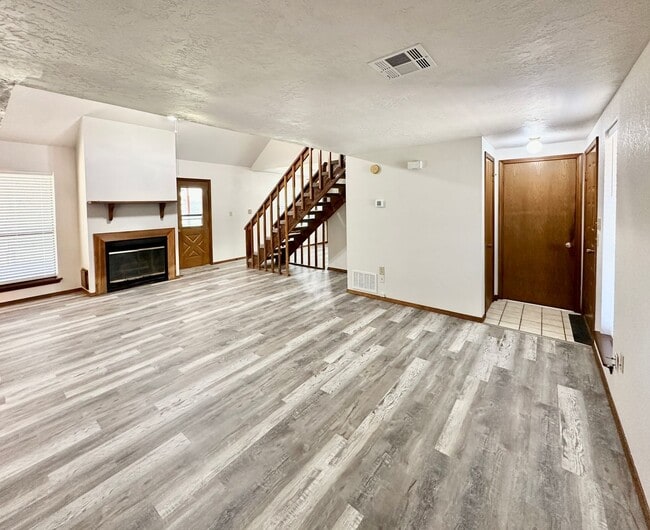 Building Photo - 2502 NE Kingsbriar Pl