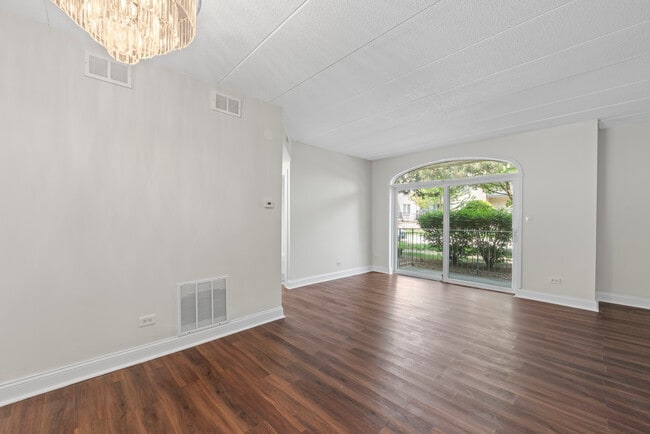 Building Photo - 9431 S 79th Ave