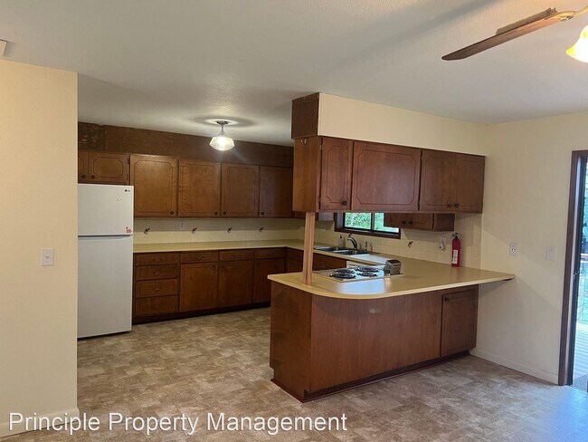 Foto del edificio - 3 br, 2 bath House - 3420 Pineview Place NW