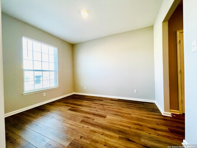 Foto del edificio - 9210 Foxing Blf