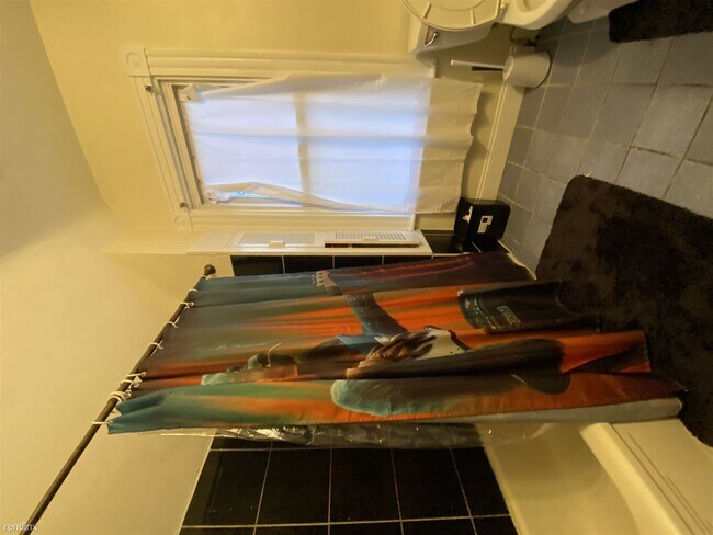 Foto del edificio - 6 br, 3 bath House - 44 Pratt St