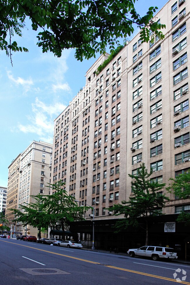 Building Photo - 685 W End Ave