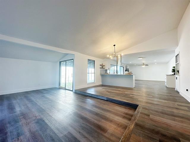 Foto del edificio - 3034 Housley Dr