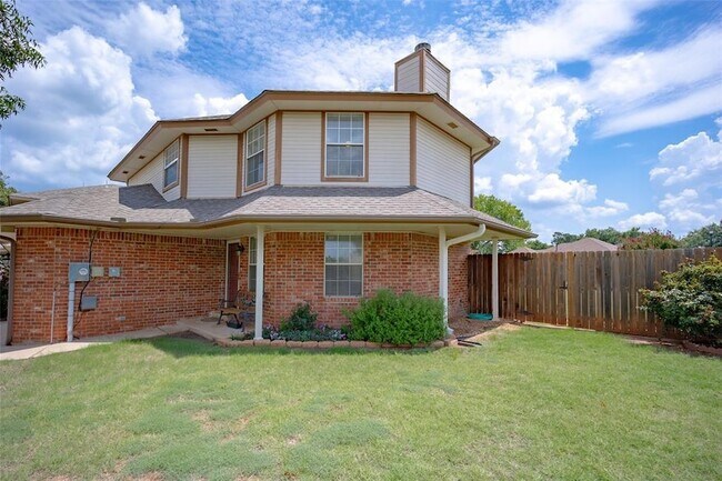 Building Photo - 336 Lariat Cir