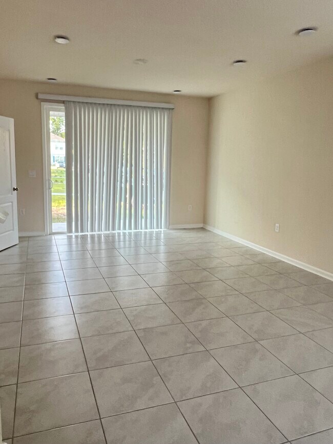 Building Photo - 8227 Larose Rd