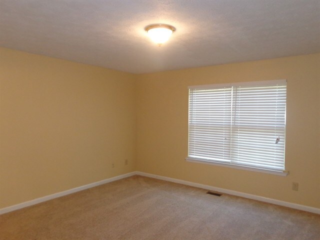 Foto del edificio - 129 Candle Woods Dr
