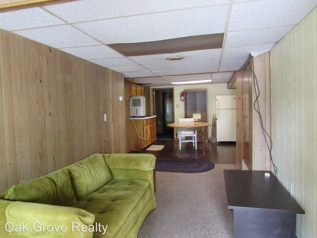 Building Photo - 37 E Pike Rd
