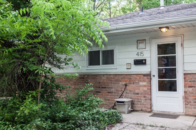 Building Photo - 415 S Revena Blvd