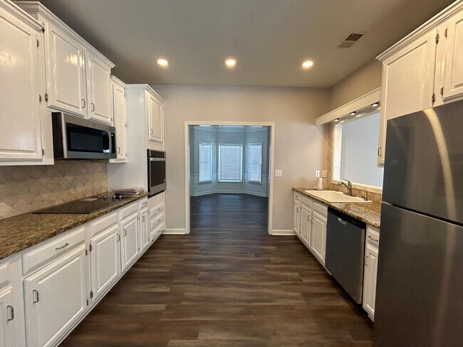 Foto del edificio - 156 Morallion Hills - Available Now!  3BDR...