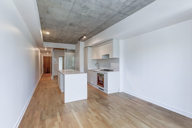 Building Photo - 109 Ossington Ave