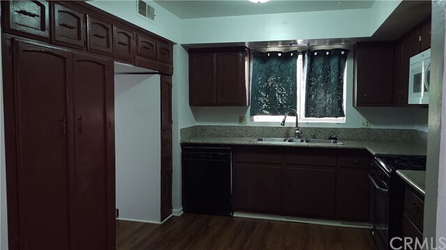 Building Photo - 42066 Mayberry Ave