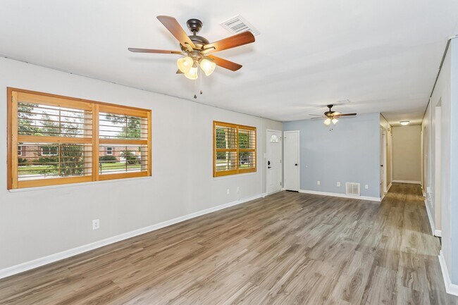 Foto del edificio - 4572 Kelly Ln