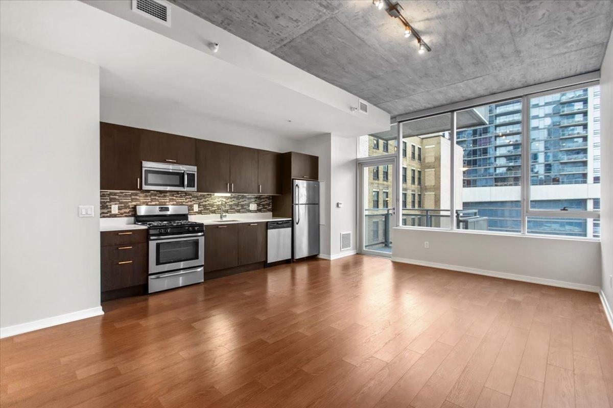 Foto principal - 2 bedroom in Chicago IL 60605