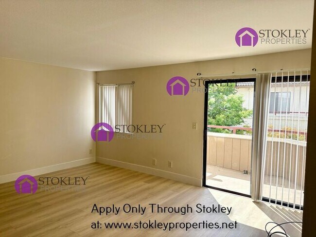 Foto del edificio - 5085 Valley Crest Dr