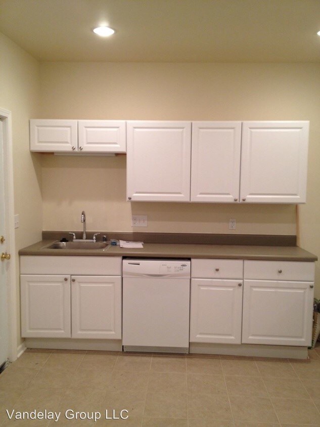 Primary Photo - 3027 N Pierce St