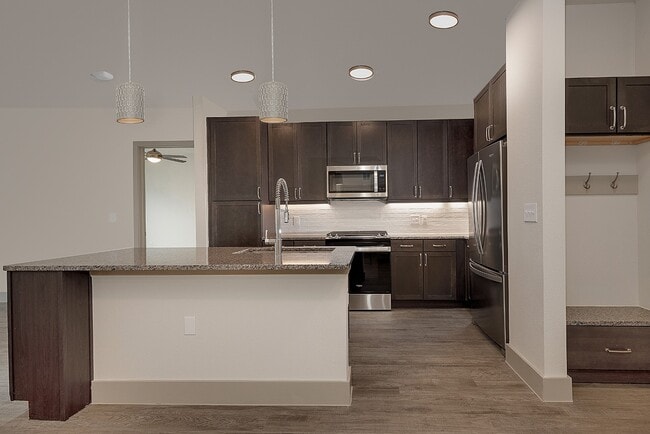 Foto del edificio - 8900 Six Pines Dr