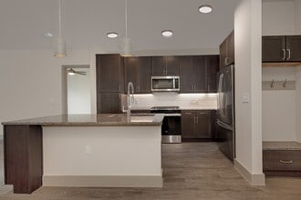 Building Photo - 8900 Six Pines Dr