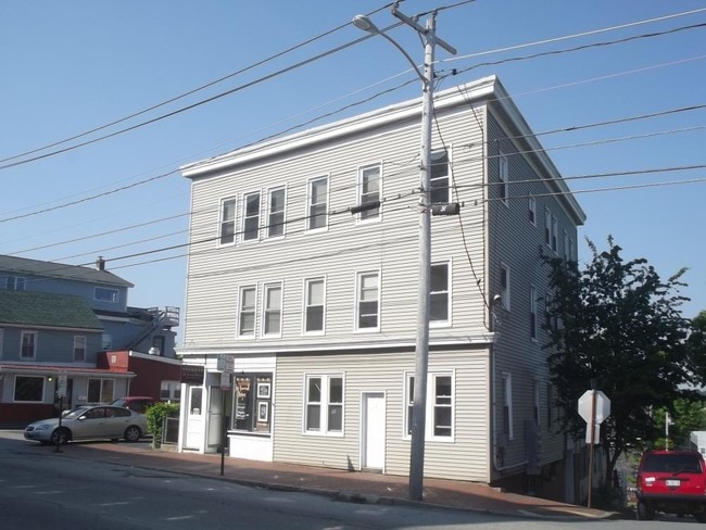 Building Photo - 76 Washington Ave