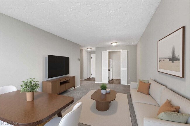 Foto del edificio - 12900 Lake Ave