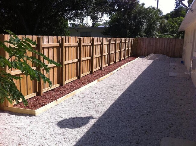 Foto del edificio - 1126 SW 15th Terrace