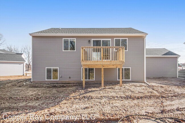 Building Photo - 4 br, 2.5 bath House - 16287 Hemlock Street