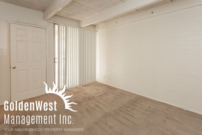 Building Photo - 910 E Marlette Ave