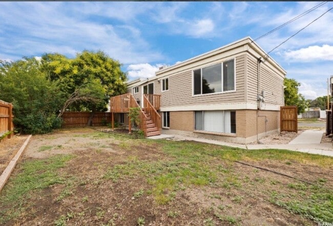 Building Photo - 1730 W Baroness Pl