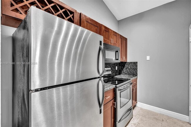 Building Photo - 2881 N Oakland Forest Dr