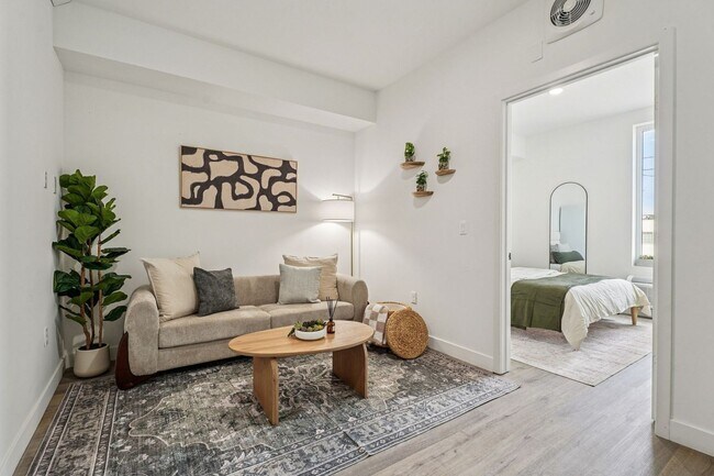 Interior Photo - LEASE UP