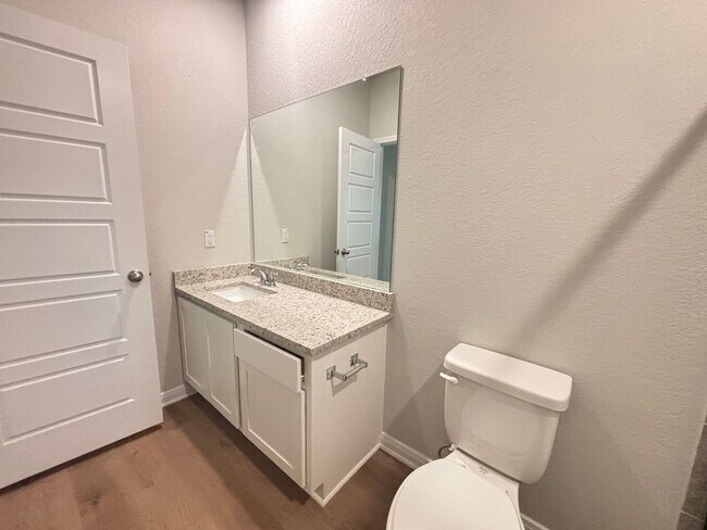 Foto del edificio - Triple Master Suites 3-Story Townhome