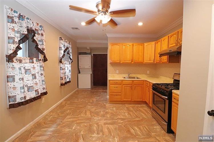 762 Harrison Ave Unit 3L, Harrison, NJ 07029 Room for Rent in