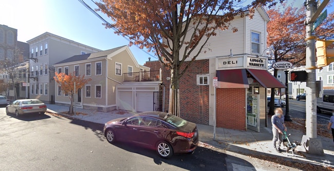 Building Photo - 520 Cambridge St