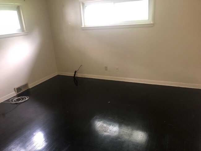 Foto del edificio - 8 Country Club Pl W