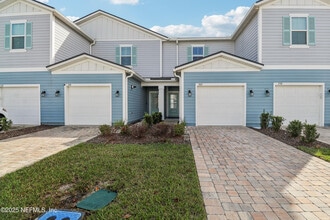Building Photo - 260 Brandon Lks Dr